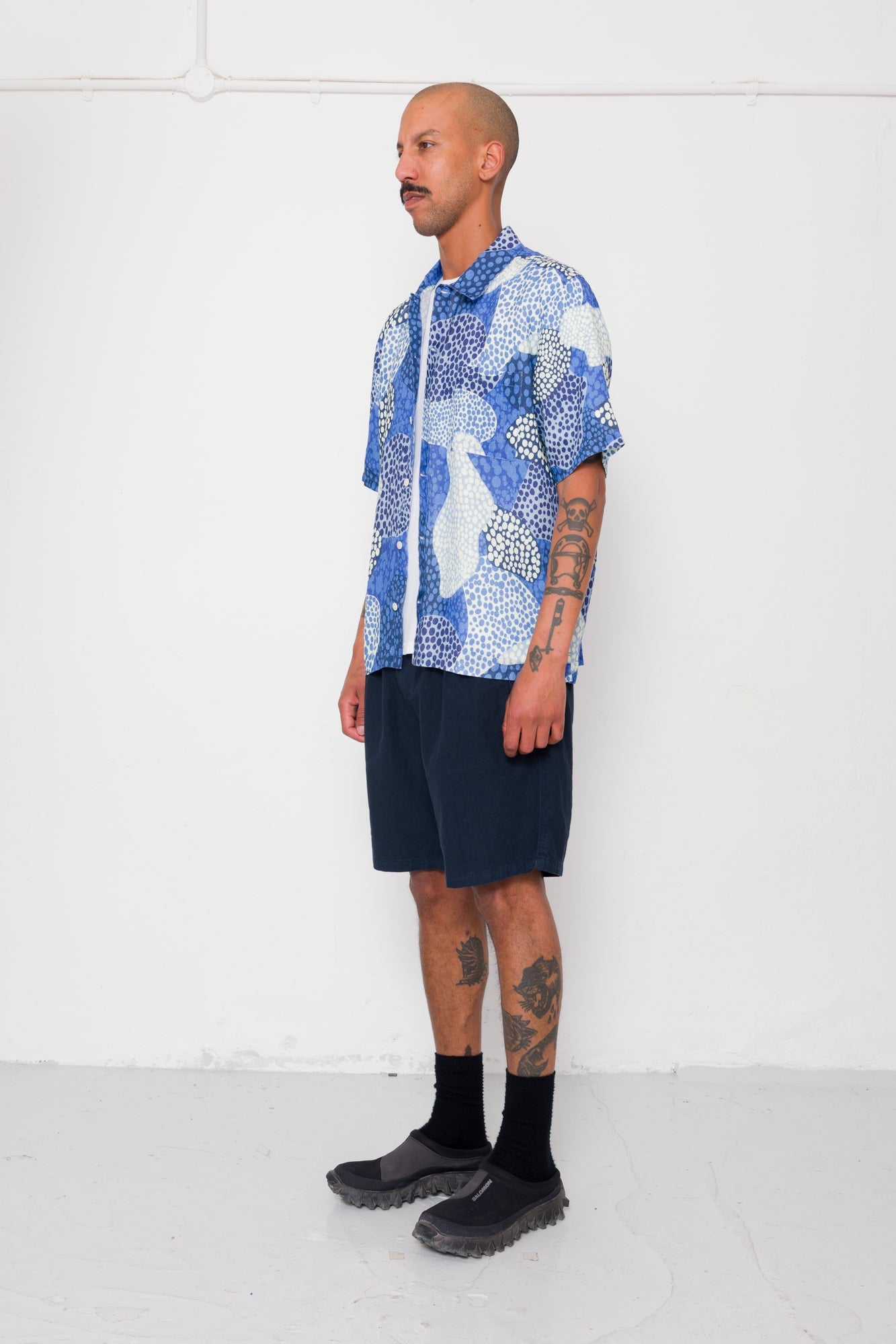 Gabe Shirt - Dot Print Blue Mono