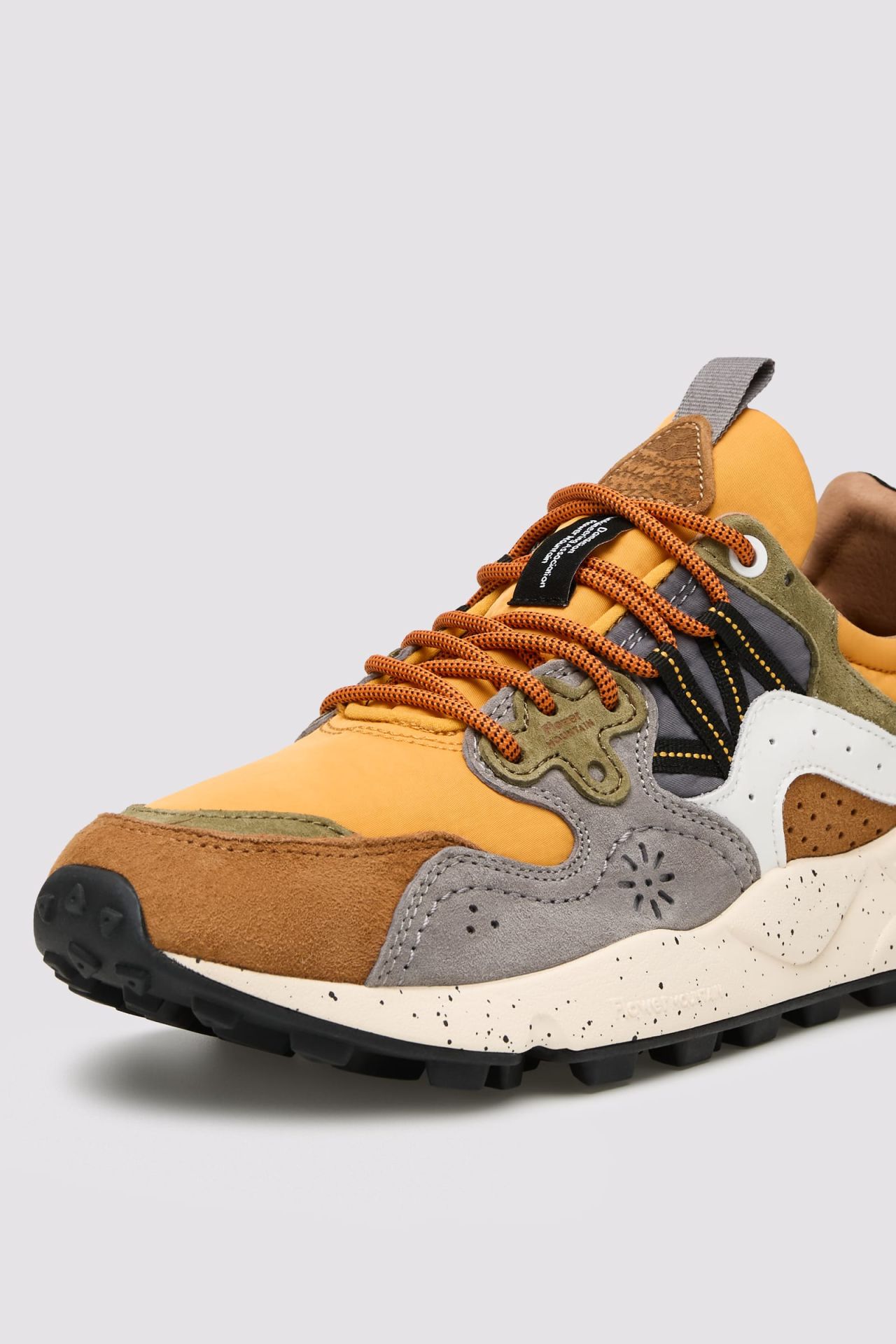 Flower Mountain | Yamano 3 Man - Warm Brown / Mustard